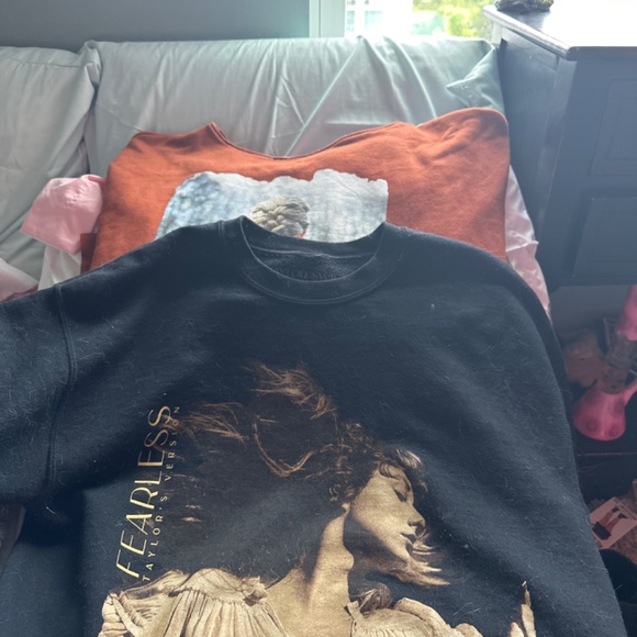Taylor swift Fearless Taylors version sweatshirt - Picture 3 of 3